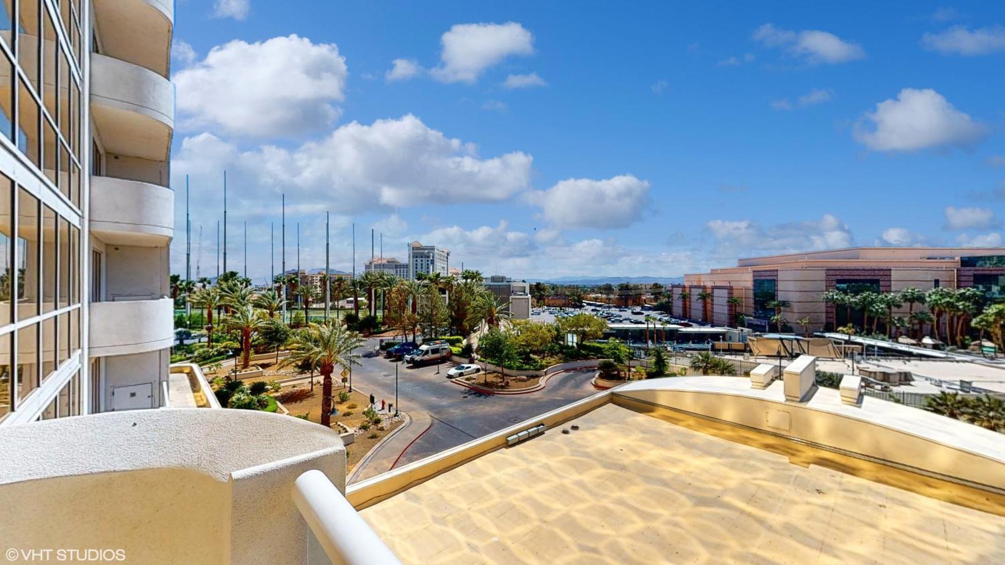 Lady Luck'S Vista - Private Balcony - Full Kitchen - Two Full Baths - Jetted Tub - Full Mgm Grand Resort Access W No Resort Fee At Mgm Signature Las Vegas Eksteriør billede